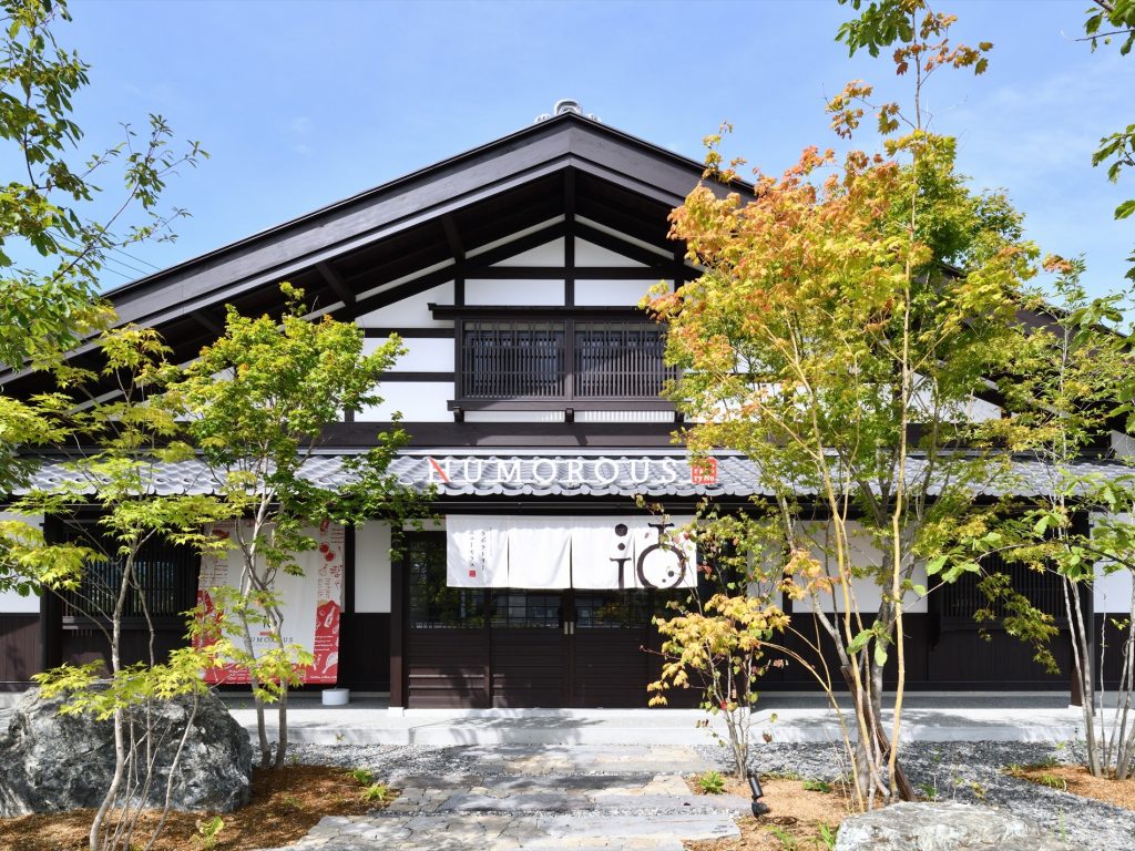 ニューモラス外観1