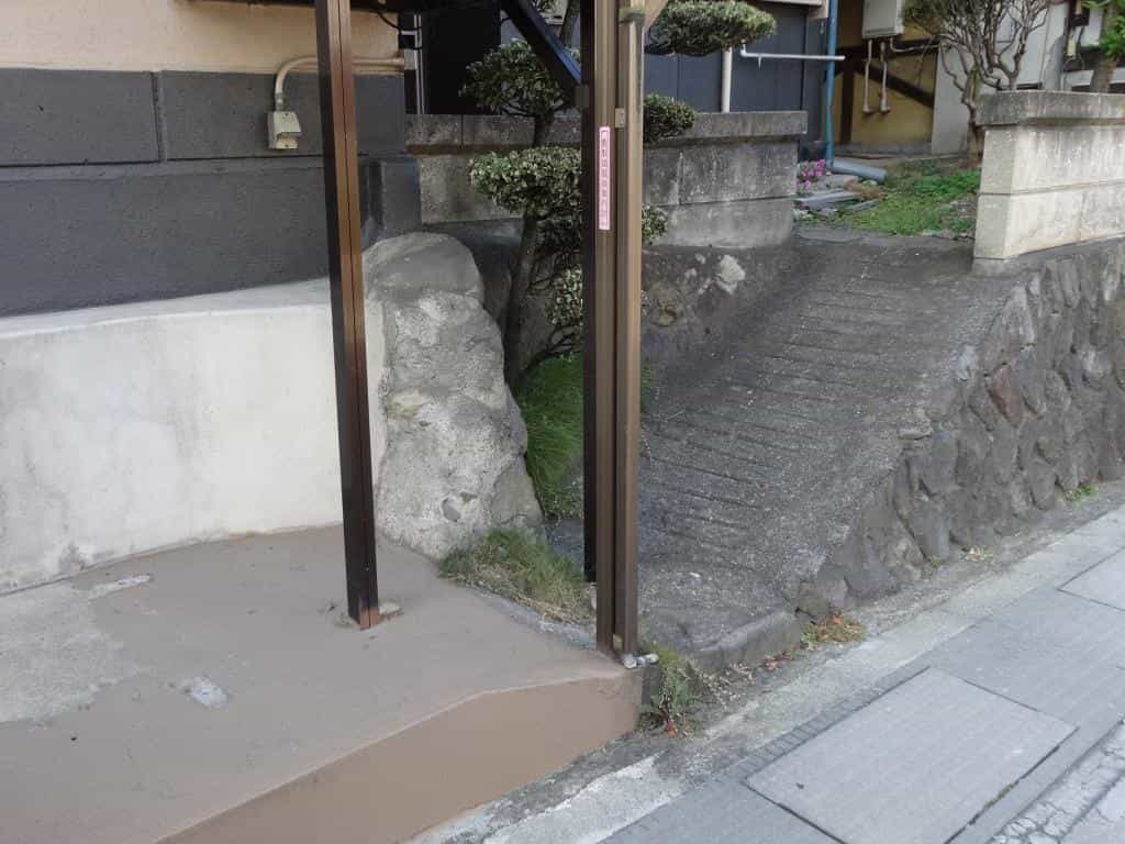 敷地の悩み解決２ (アプローチ)