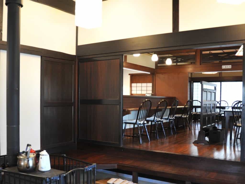 4店内