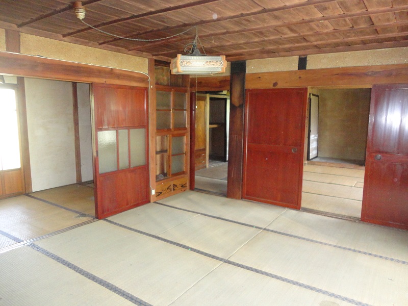 真田の古民家内観