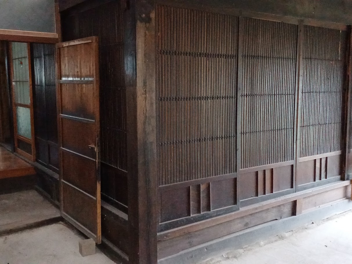 K邸土間