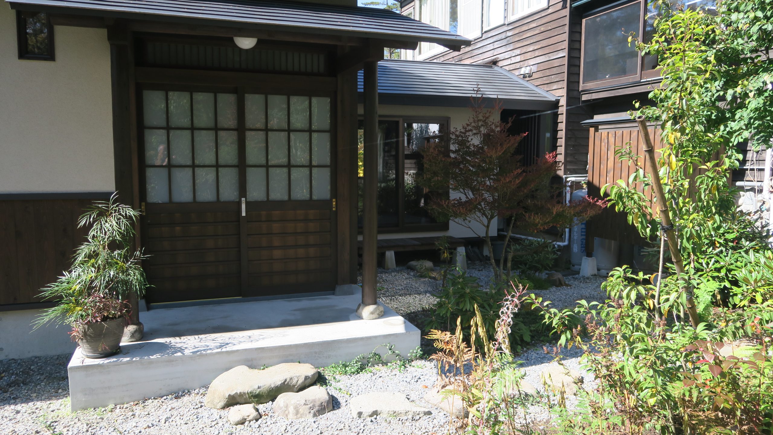 長野県茅野市　新築住宅　玄関
